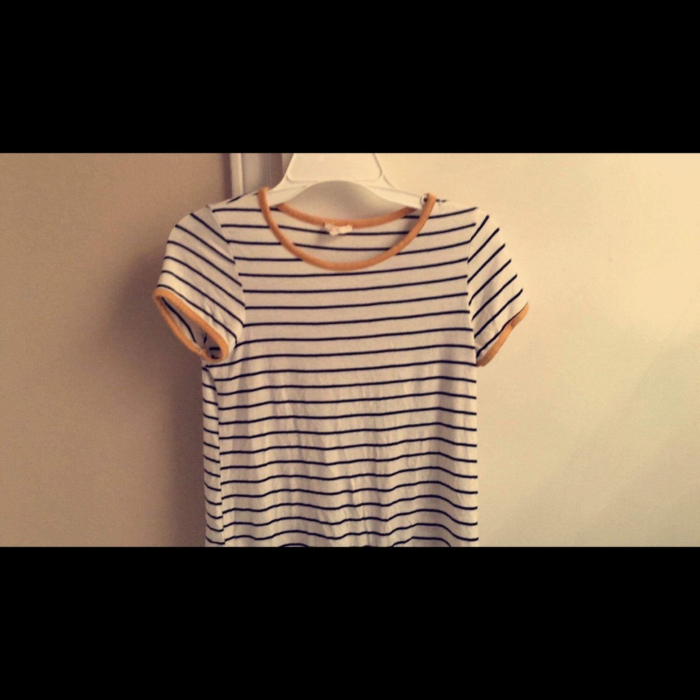 striped top w/ mustard yellow collar+sleeves